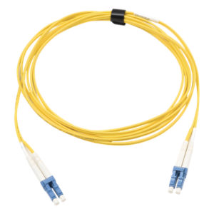 Jumper de Fibra Óptica Monomodo / LC/UPC Duplex / OFNR Riser / 3 Metros (9.84 Pies) / 10 Gigabit / XGLO