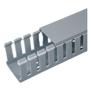 Canaleta Ranurada de PVC / 2.25 x 4.1 x 6.56 pies / Tipo F / UL94 V-0 / Gris