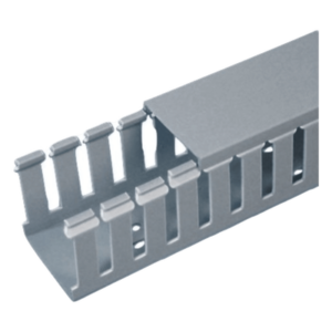 Canaleta Ranurada de PVC con Tapa / Tipo F / 32 mm Ancho / 101.6 mm Alto / 2 m Largo (6.56 ft) / Gris