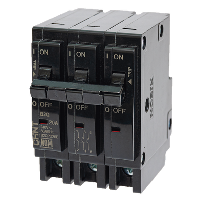 Interruptor Termomagnético Enchufable / 3 Polos / 15A / 240 VCA / Capacidad Interruptiva 10 kA / Rango -30 a 70°C