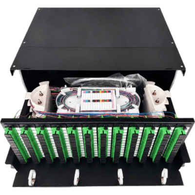 Distribuidor de Fibra Óptica / 144 Empalmes SC/APC / Rack 19″ 4 UR / Diseño Deslizante / Acero 1.2 mm / Bandejas Frontales